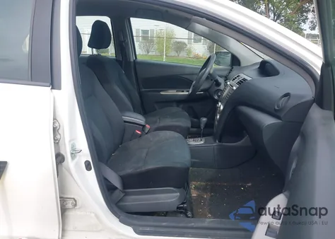 2010 Toyota Yaris z USA, uszkodzony, nr VIN JTDBT4K35A1374114